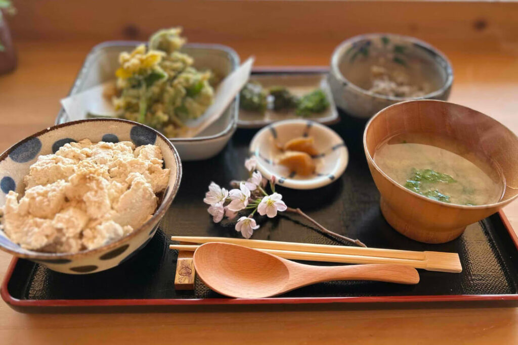 白神とうふランチ